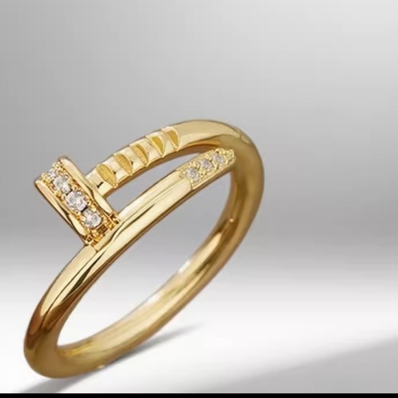 Elegant Gold Ring with Crystal Accents - Picture 2 of 6